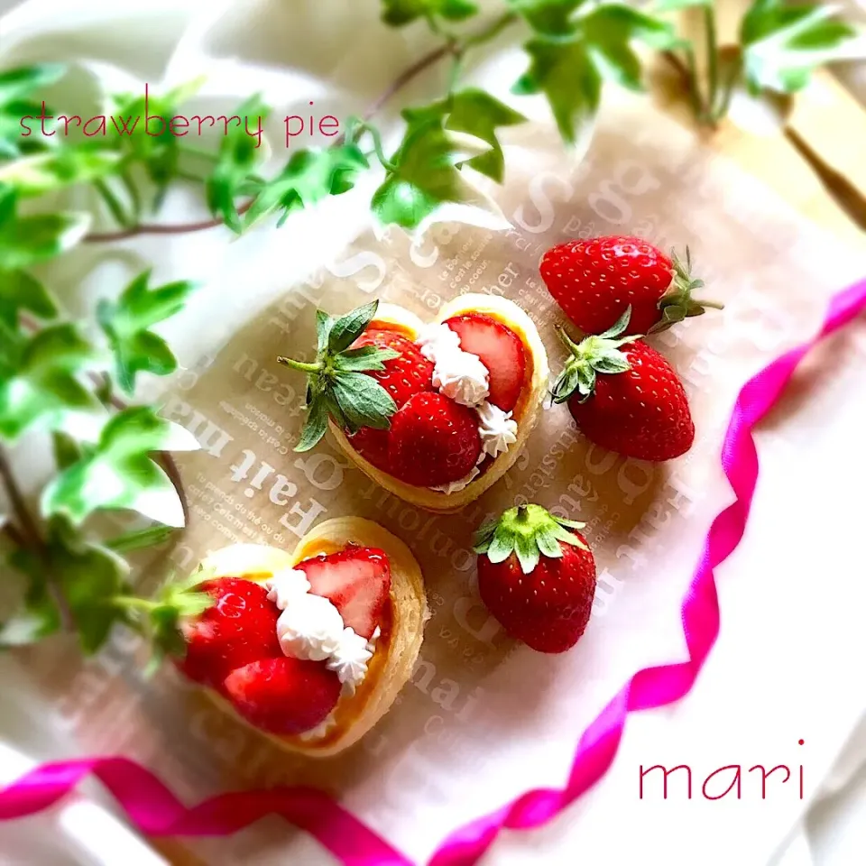 ストロベリーパイ🍓
# #手作りおやつ #手作り #手作りパイ #いちごパイ|まーり（@mariyuiren）さん