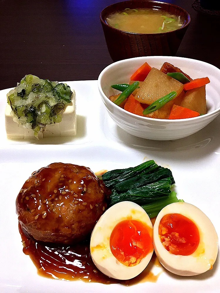 Snapdishの料理写真:⭐️もち麦入り肉団子  甘酢あん
⭐️根菜とちくわの煮物
⭐️わさび昆布乗せ冷奴
⭐️長ネギとしめじの味噌汁|よっちぃさん