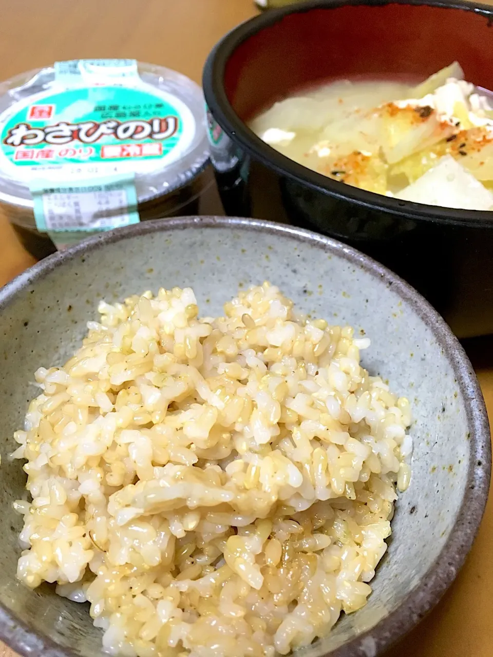 お昼ご飯…手抜きの粗食(艸_・*)わら

発芽玄米ご飯
豚汁
わさびのり💕|さくたえさん