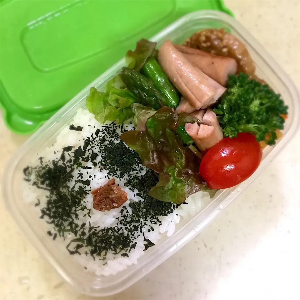 Snapdishの料理写真:Today's lunch box. 娘ベントー。適当に詰めすぎw|hoppycowさん