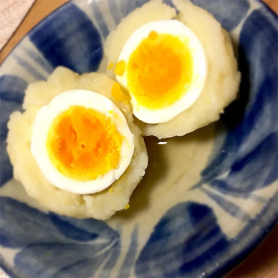 煮卵入りじゃが芋もち
いもたまやの人気お総菜を参考にしました。
つゆはヤマキの白だしで。

#じゃがいも #いももち #卵 #煮卵|あきころさん