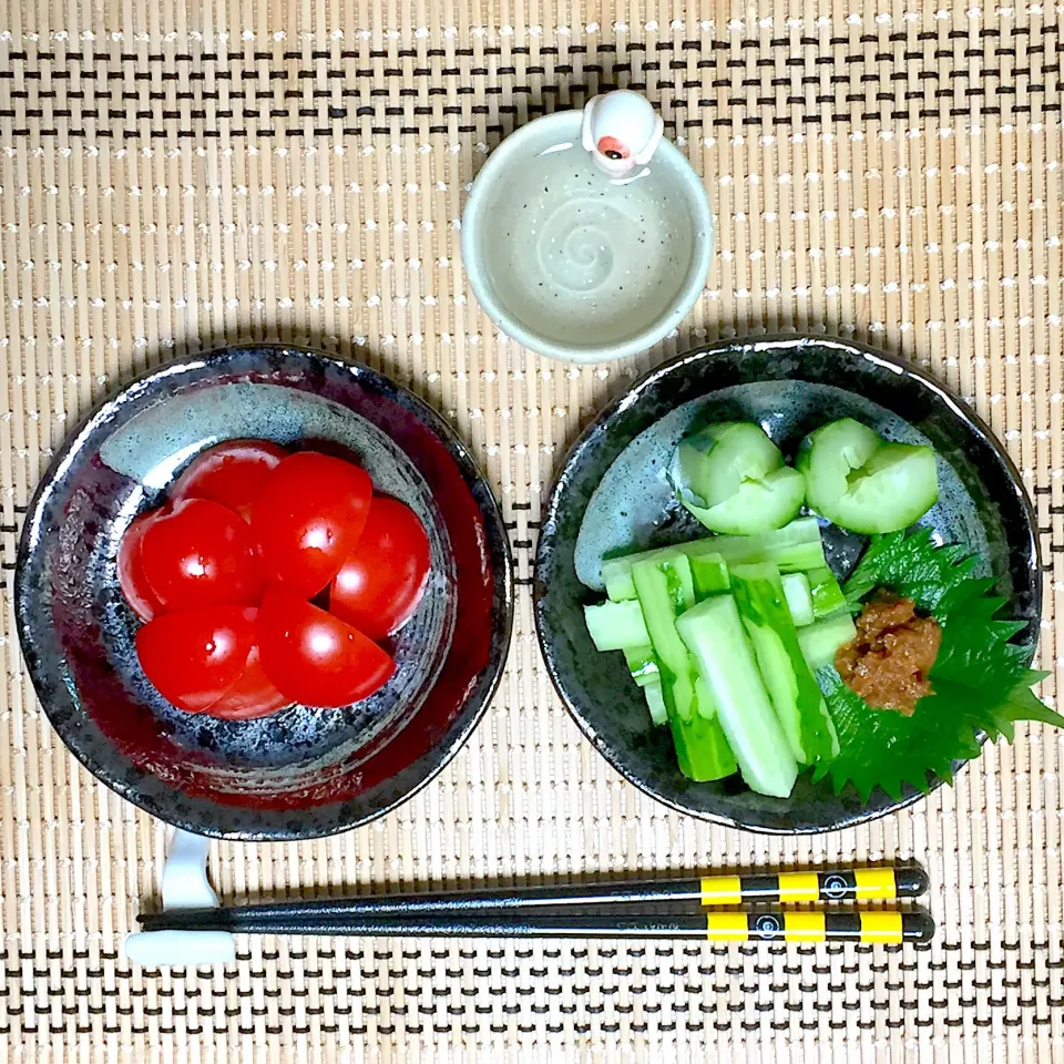 冷やしトマト🍅と味噌キュー🥒  (^-^)|Kei Satoさん