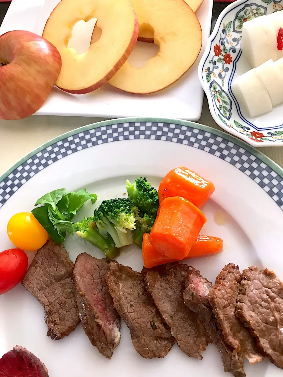 Snapdishの料理写真:シュトママ仕事なので
シュト旦那のお昼ご飯置いていきます👍🍱|シュトママさん