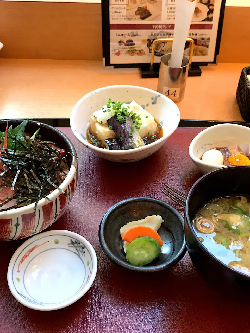 海の幸ちらし寿司/茄子と豆腐揚げ出し/味噌汁|山内博之さん