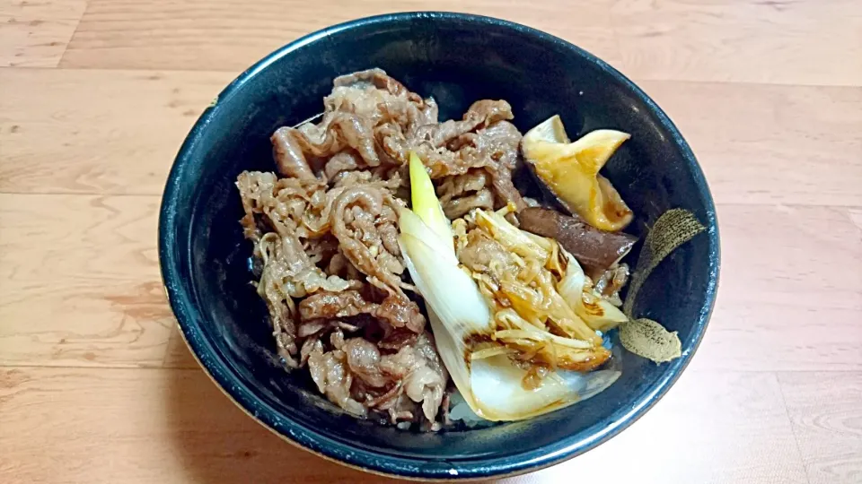 嫁さん特製・すき焼き丼|takutyさん