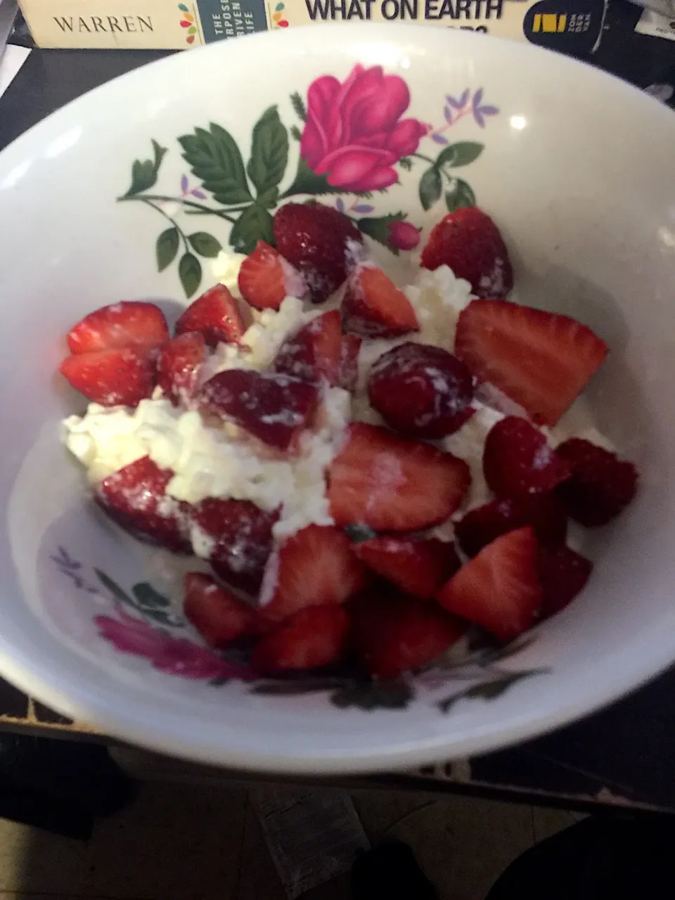 Cottage cheese and Strawberries|mildredさん