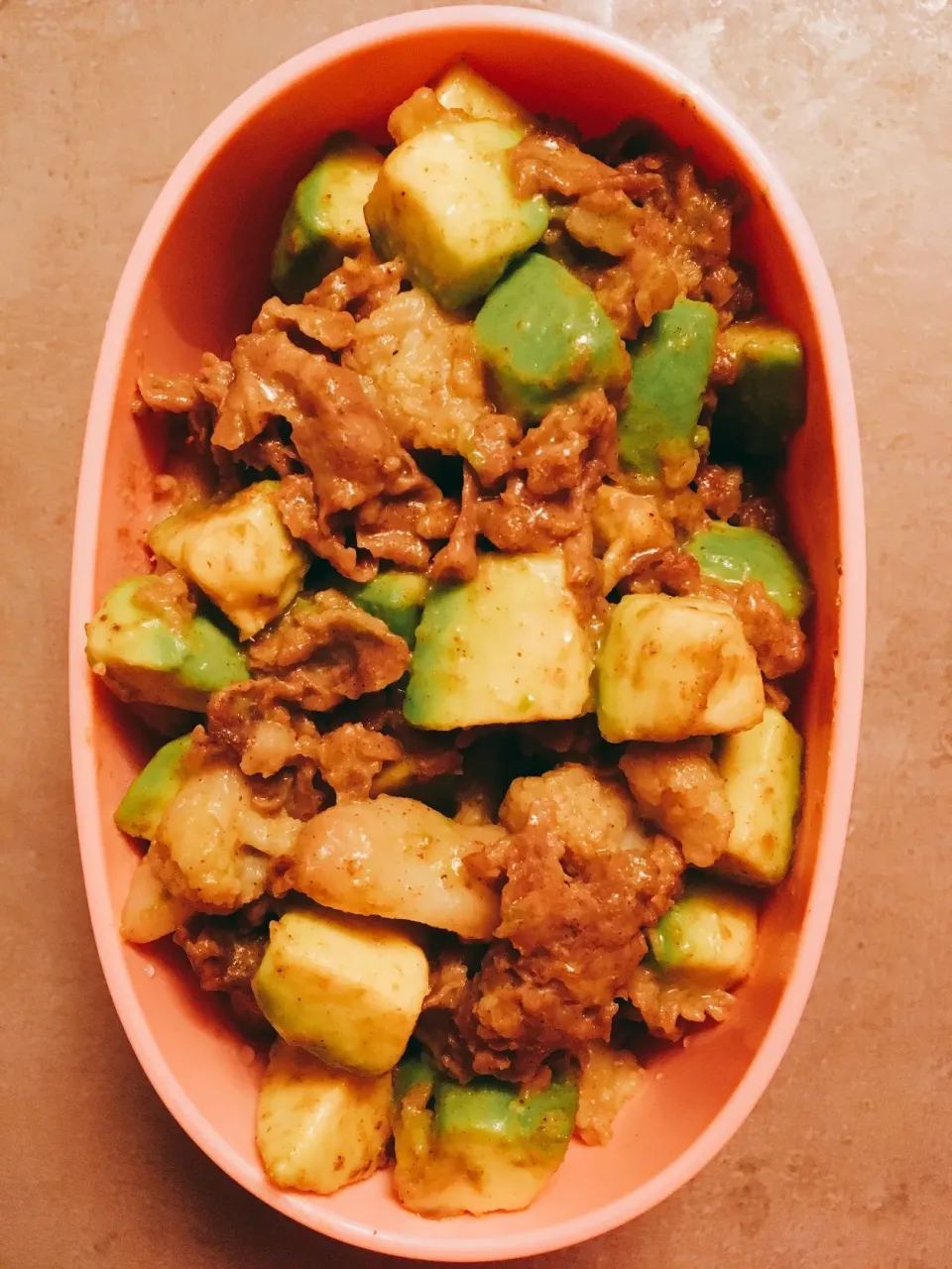 Snapdishの料理写真:牛肉アボカドカレー|Tomoさん