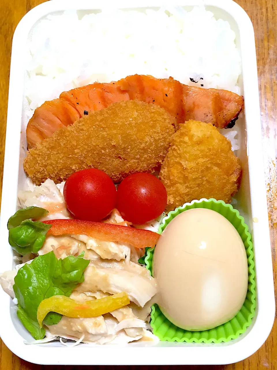 12月13日(水) 蒸し鶏･煮卵･エビフライ 弁当🍱(^▽^)o|かよっぺさん