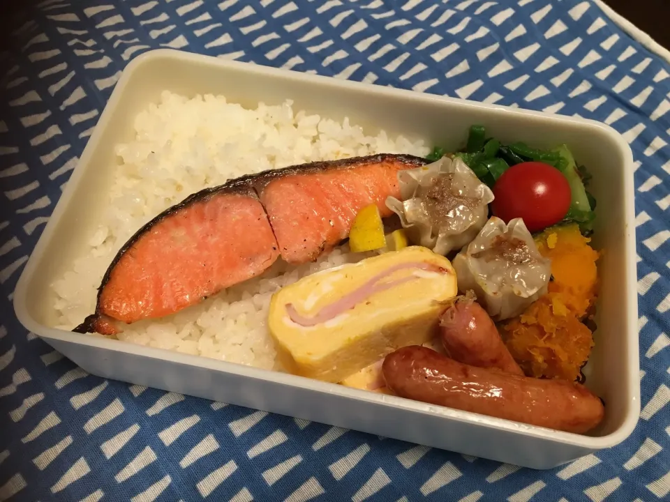 鮭の粕漬けのお弁当。|Chiharuさん