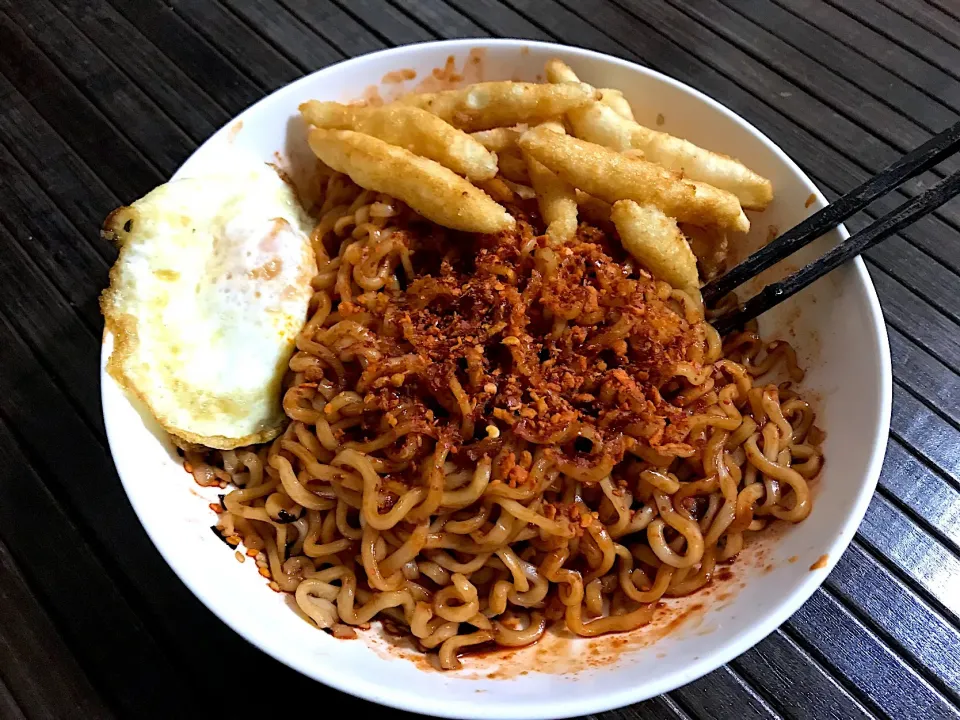 Samyang boncabe tekwan telor ceplok|yeni kartikasariさん