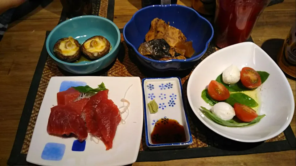 マグロの刺身＆カプレーゼ＆椎茸焼き＆ぶり大根|まぐろさん