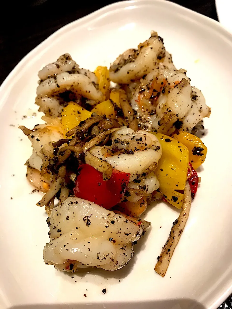 Snapdishの料理写真:Sautéed prawns, tea tree mushrooms, truffle sauce|Sky Blueさん