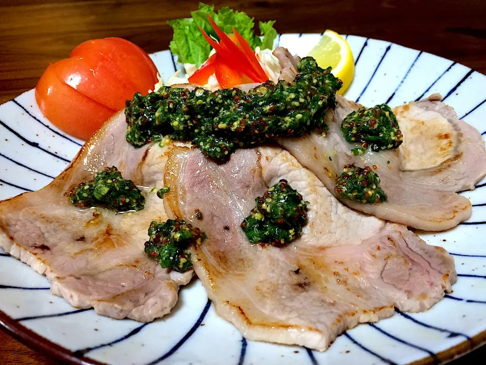 豚ロース焼🍖青じそ粒マスタードオイルかけ🍀アゲイン成長中(๑˃̵ᴗ˂̵)|ぱぴこ家さん