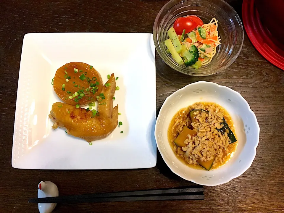 手羽先と大根の煮物
南瓜の鶏そぼろあんかけ
サラダ|カドラさん