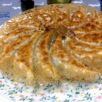 Snapdishの料理写真:餃子焼きました|こんこんさん