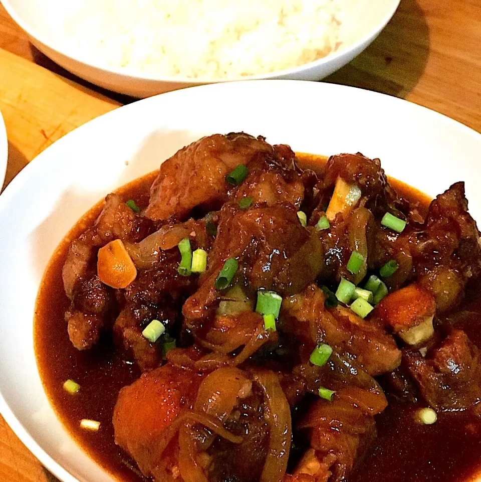 Snapdishの料理写真:Freshly Cooked Beef Oxtail in Red Wine & Demi-glacé Sauce Cooked very slowly in a Crock pot for around 4-6 Hours  with Steamed Rice Simply but very Tasty|Emanuel Hayashiさん