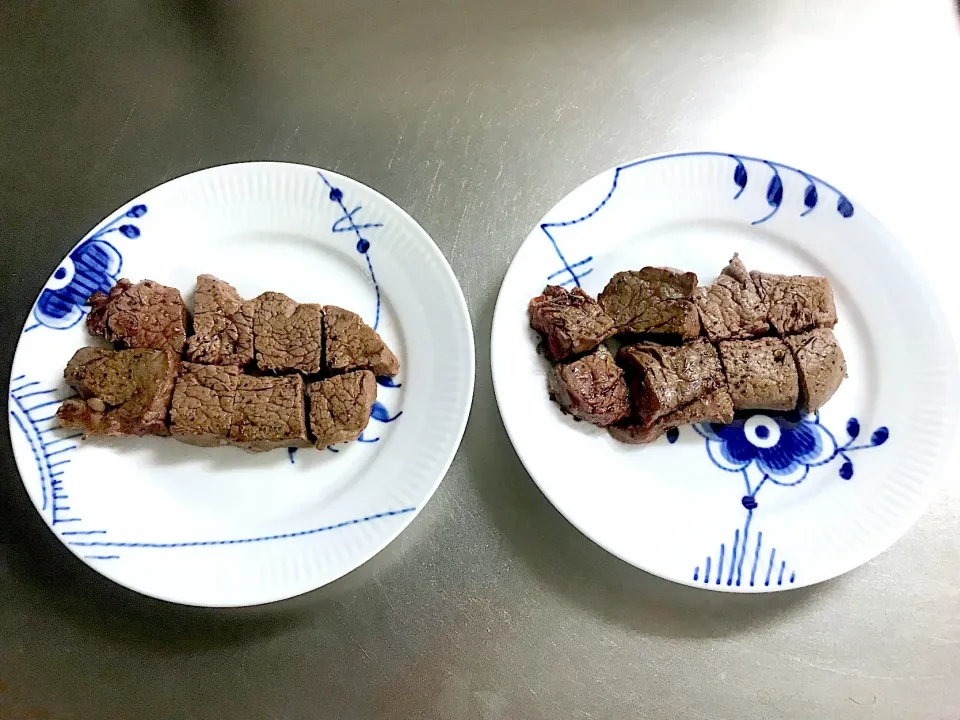 なだ万の真似をして、ヒレ肉を焼いてみました(￣▽￣;)
盛り付けは、真似しきれなかった(￣▽￣;)|プリンセスみっちゃんさん