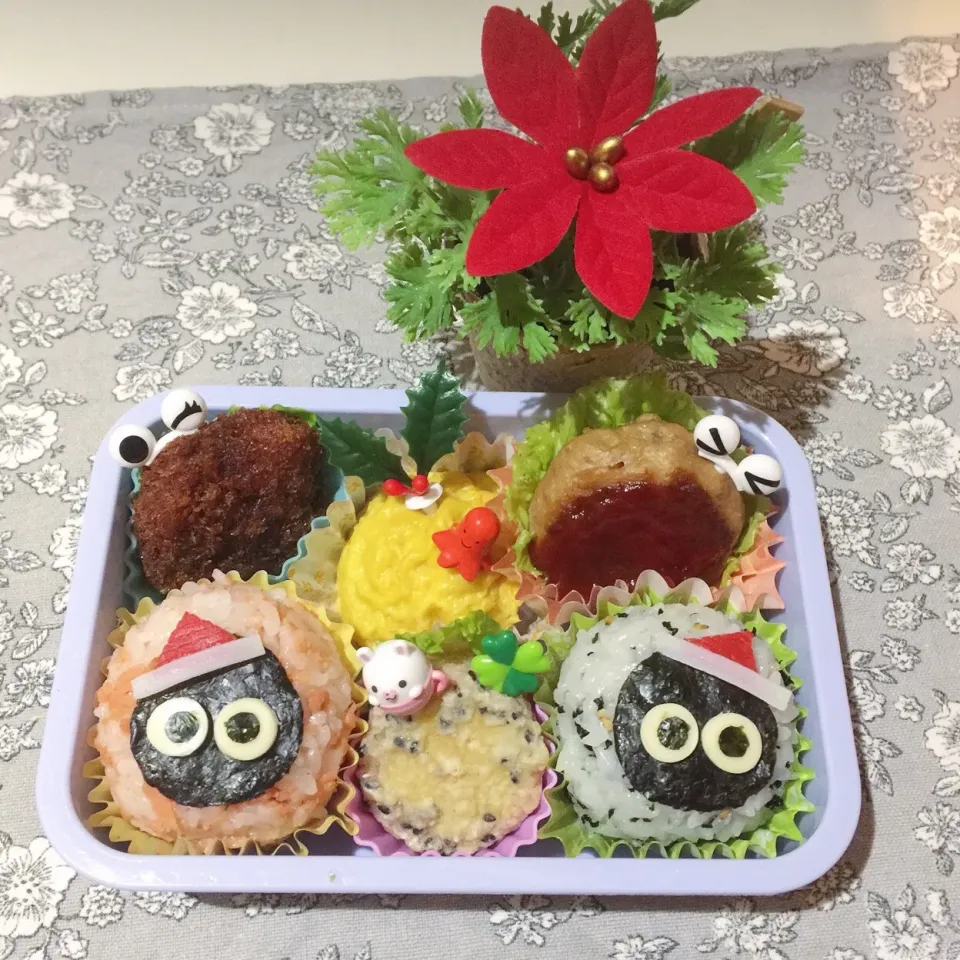 Snapdishの料理写真:12/15❤︎娘のおにぎり弁当❤︎
#お弁当 #お昼ごはん #娘弁当 #ランチ #クリスマスツリー|Makinsさん