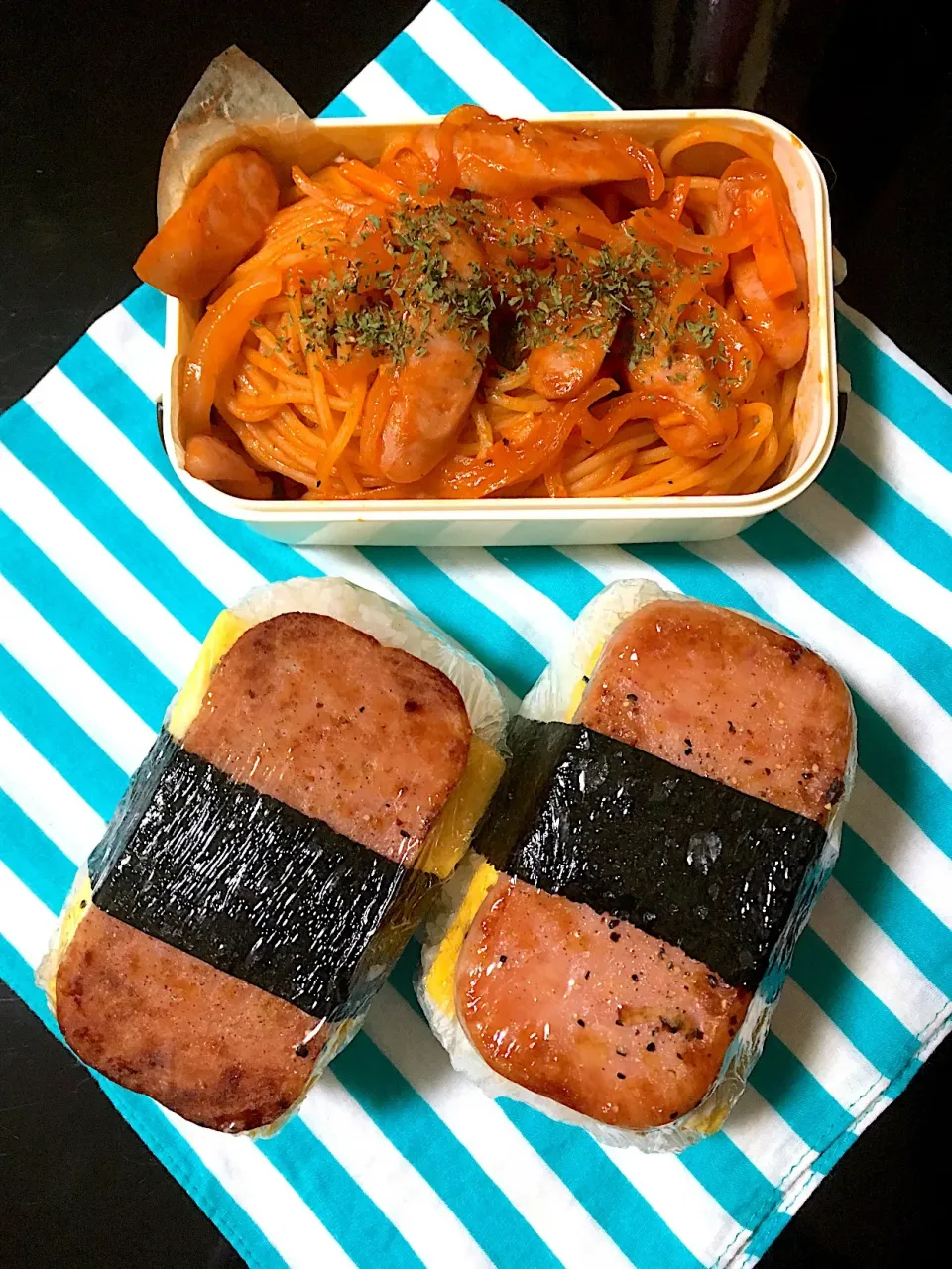 スパムにぎりとナポリタンの
炭水化物弁当🍱

お金ないんだもん。

食材ないしさー

どんまい(笑)







世田谷国分立川|にゃおさん