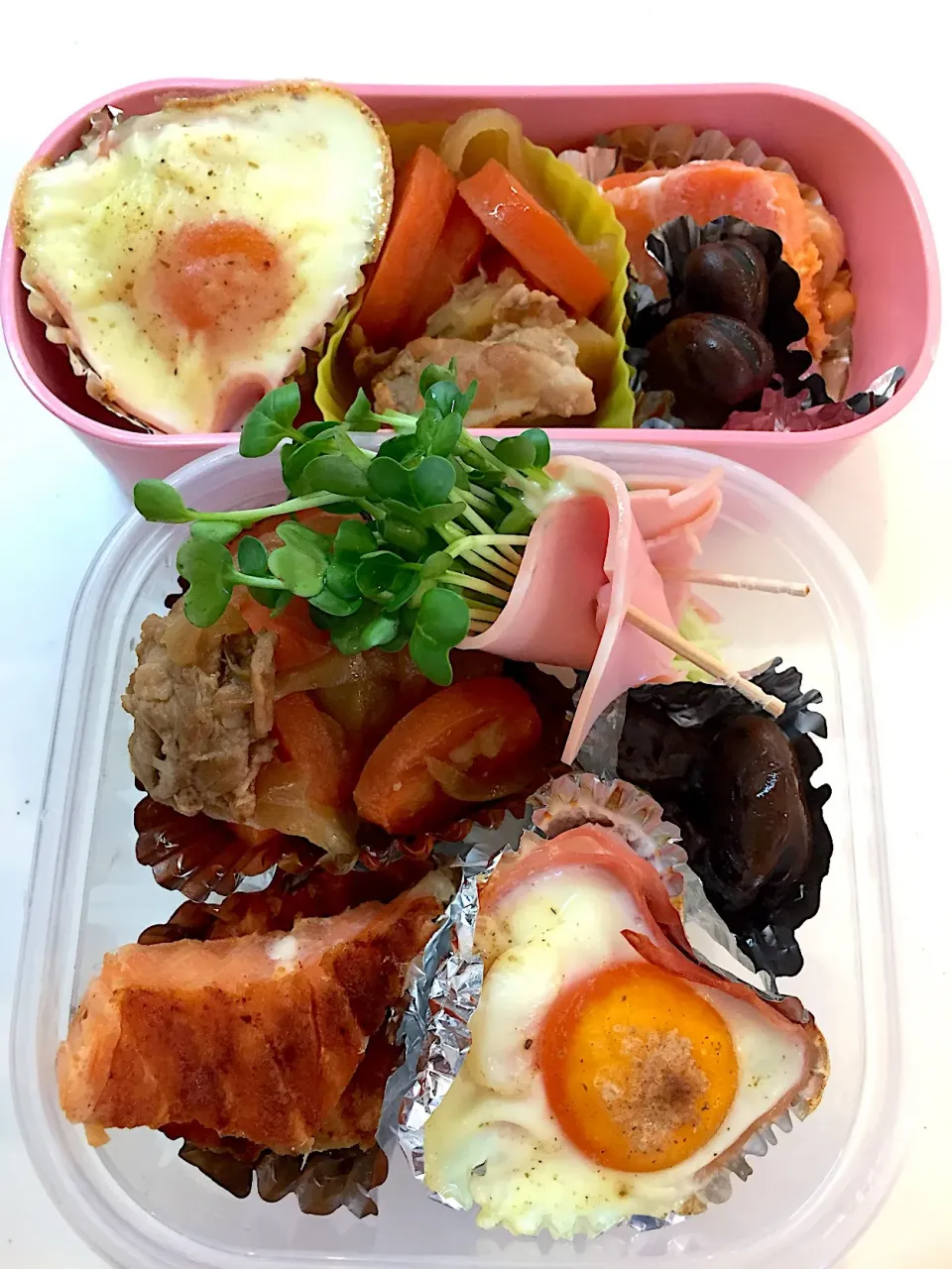 Snapdishの料理写真:♡今日のお弁当♡
#醤油そら豆 # ハムエッグ #かいわれハム#肉じゃが#シャケの塩焼き|りんりんさん