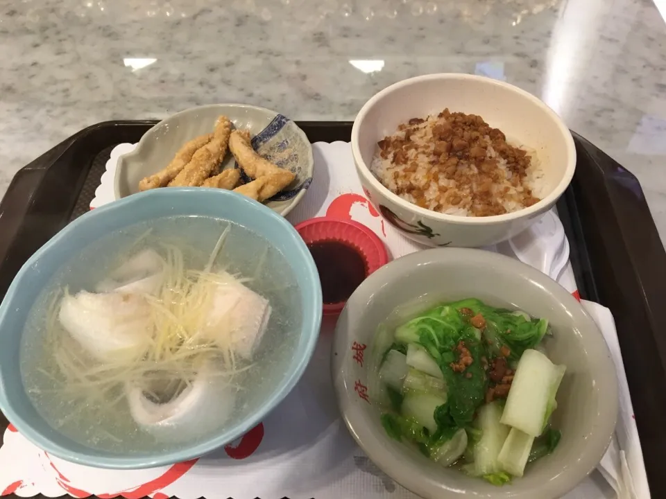 台南肉燥飯套餐 180元|PegaOさん