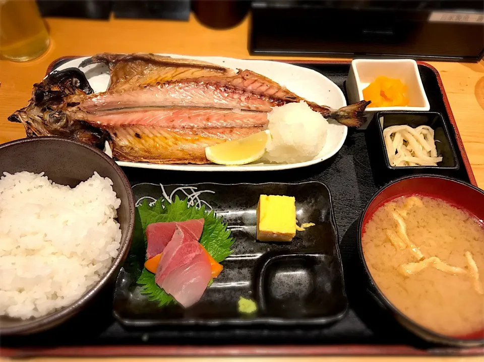 特大真鯖の開き備長炭炭火焼き定食|もうちゃんさん