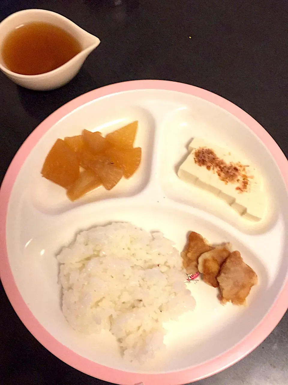 離乳食 夜
・ごはん
・マグロの唐揚げ
・大根の煮物
・冷奴
・舞茸のお味噌汁
・りんご(写真なし)|ぺろたんさん