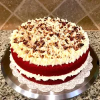 Red Velvet cake with Cream Cheese icing and toasted Pecans|crystalさん