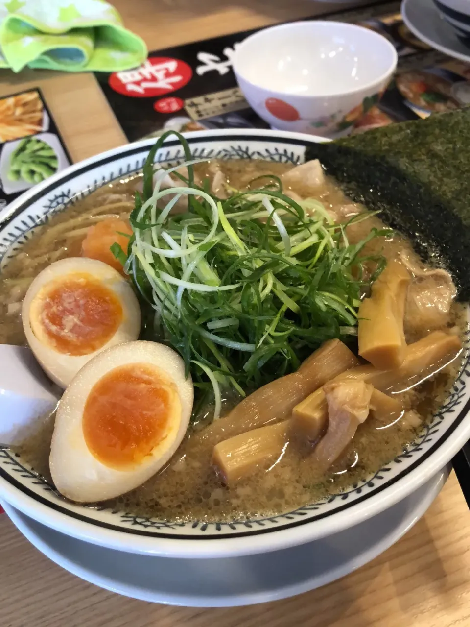 Snapdishの料理写真:丸源  肉そば  ネギ盛り 味玉  メンマ|rockiさん