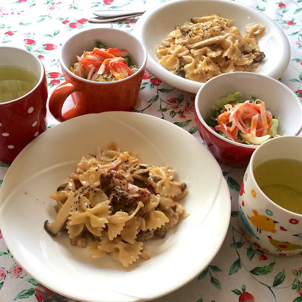 Snapdishの料理写真:生クリーム不使用なのにクリーミー💕リボンのポルチーニクリームパスタ♬パーティにもオススメ！|夢ーテルさん