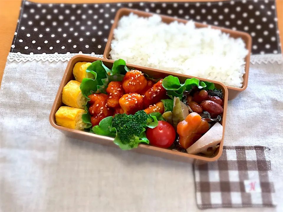 みほままこさんのヤンニョムチキン🐓卵焼き🍳筑前煮🥕お豆さん😋🥦🍅🍚|あやこさん