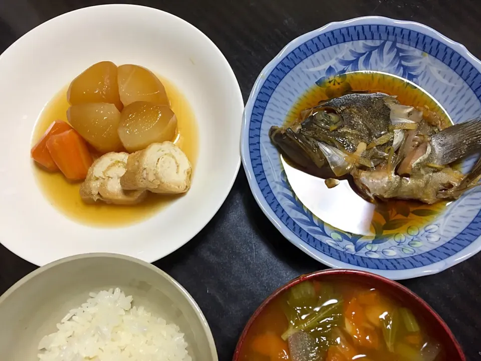 晩ごはん
あら煮
煮物
野菜たっぷりスープ|さちっこさん