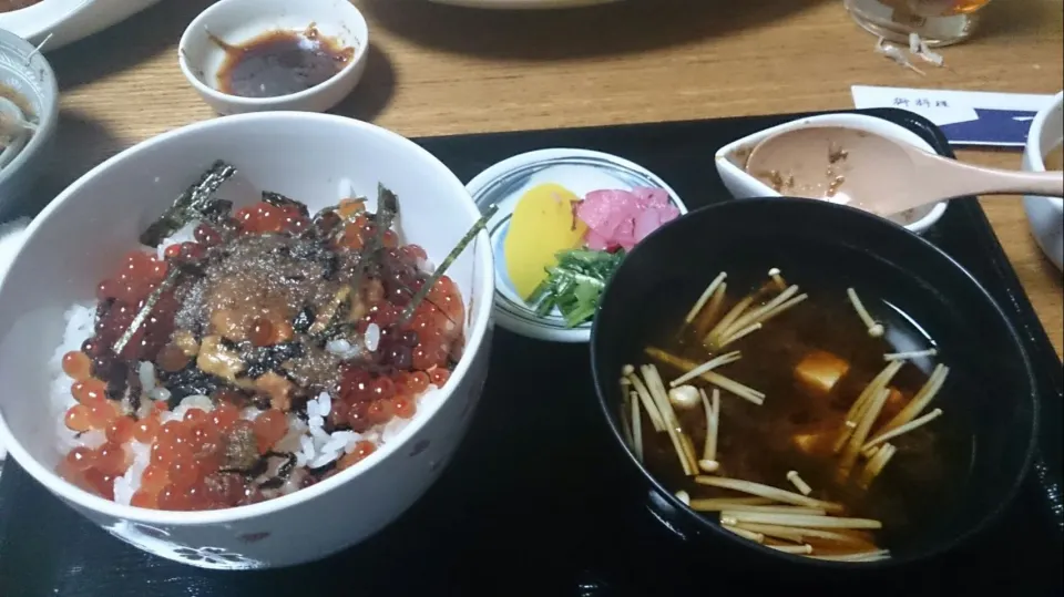 Snapdishの料理写真:ウニイクラ丼|ひでさん