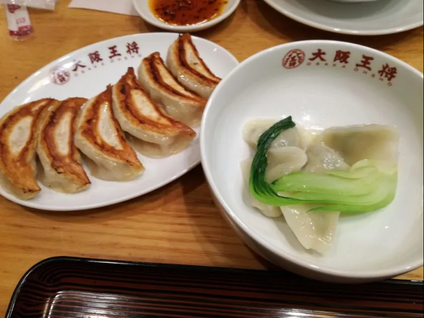 Snapdishの料理写真:焼き餃子と、ぷるぷる水餃子☆
 #大阪王将|Kojiさん