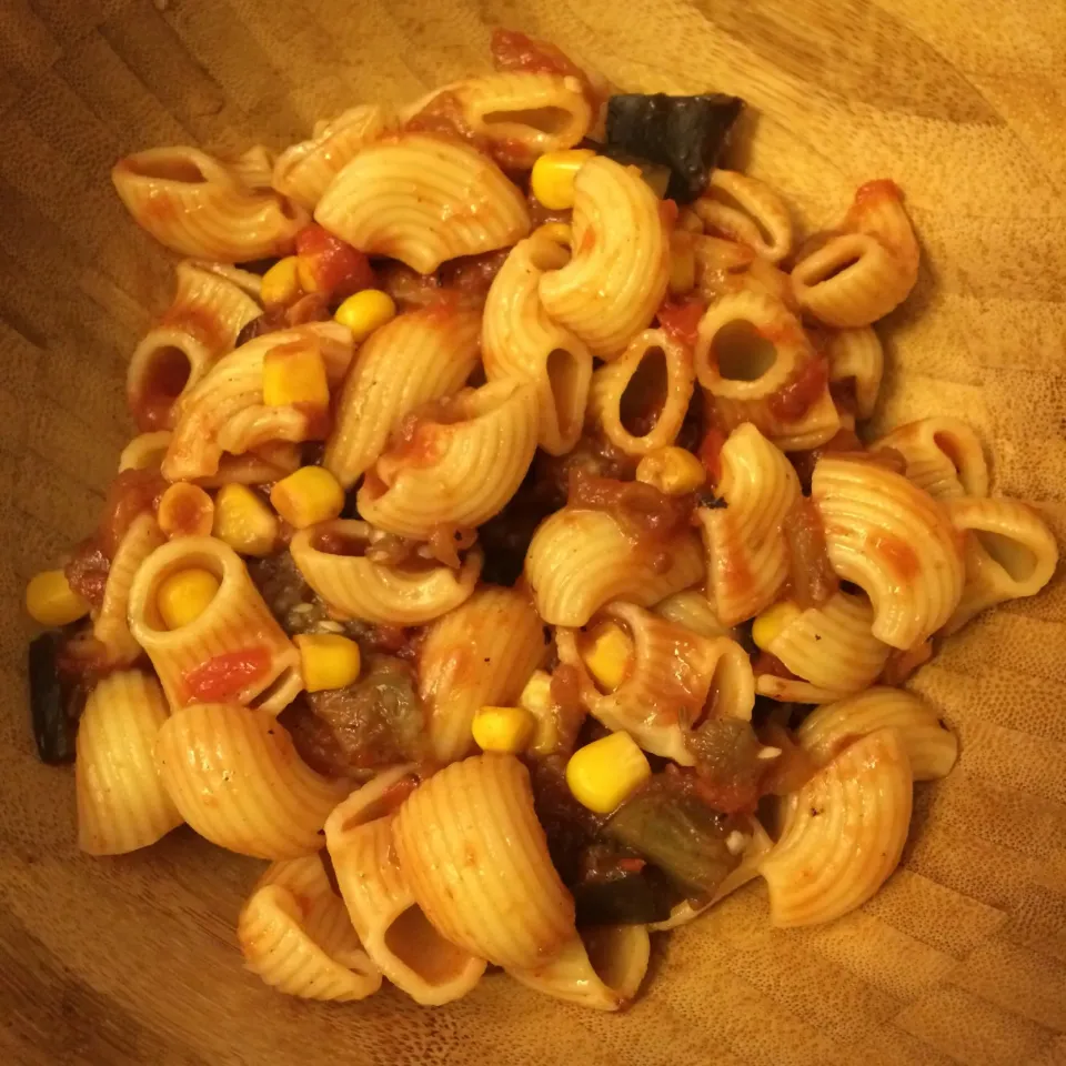 Aubergine, corn, tomato sauce Pasta 🍆🌽🍅|MissYumYumさん