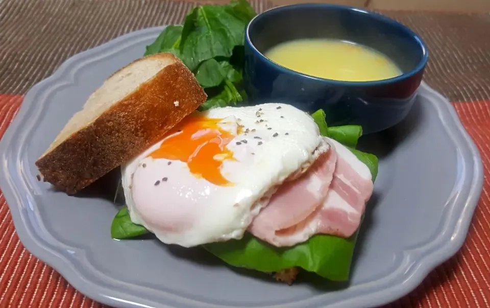 冷蔵庫の残り物で朝食|しあるさん