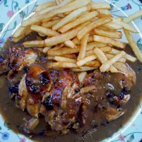 Snapdishの料理写真:grilled chicken serve with black pepper sauce | side dish crunchy fun fries 
 #syacook|amirah natasyaさん