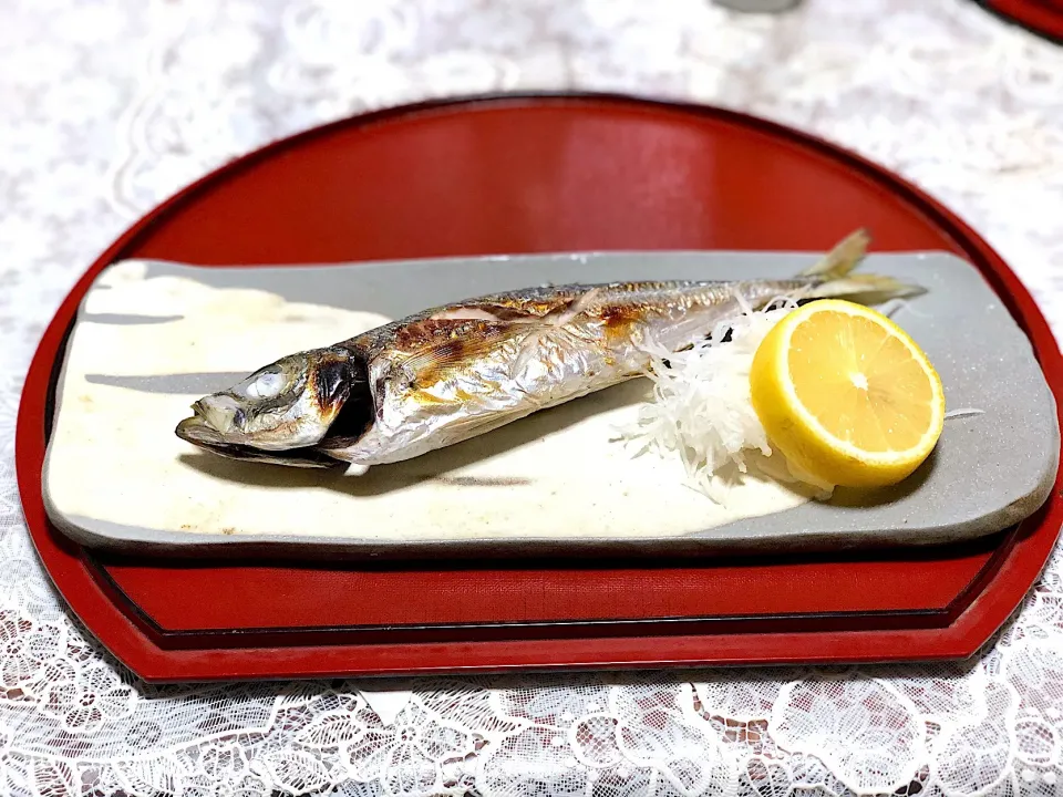 アジの焼魚  
厚めにレモンをスライスして徹底して減塩！|ひろゆきさん