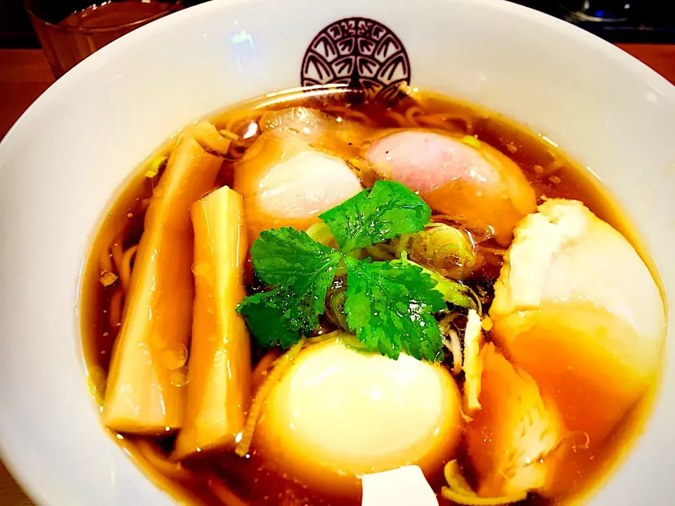 とうひちの鶏醤油ラーメン|みなとさん