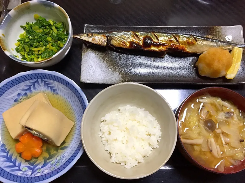 晩ごはん
サンマの塩焼き
高野豆腐つくね鋳込み
セロリの葉カレー炒め
お味噌汁|さちっこさん