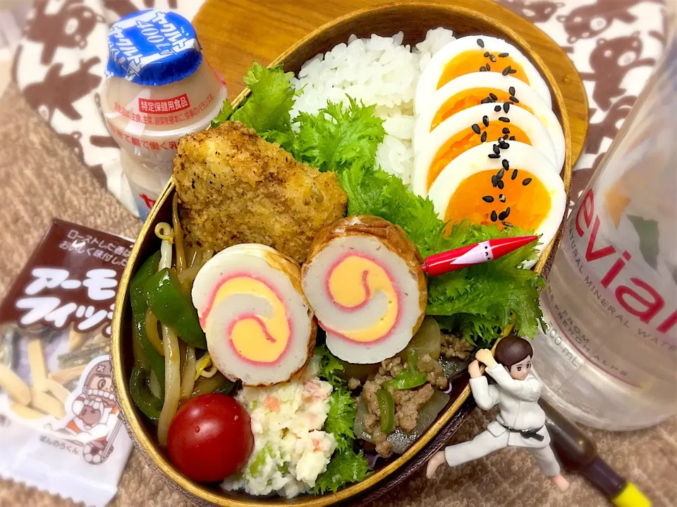 Snapdishの料理写真:ヒレカツ&大根のそぼろ煮&くるくる🌀ビアハムチーちくわ&ソルトエッグ&鮭と枝豆のポテトサラダ&ピーマンともやしのオイスター炒め&わさび菜&プチトマト🍅&アーモンドフィッシュのダーリンお弁当♪

 #弁当  #フチ子  #骨太弁当|桃実さん