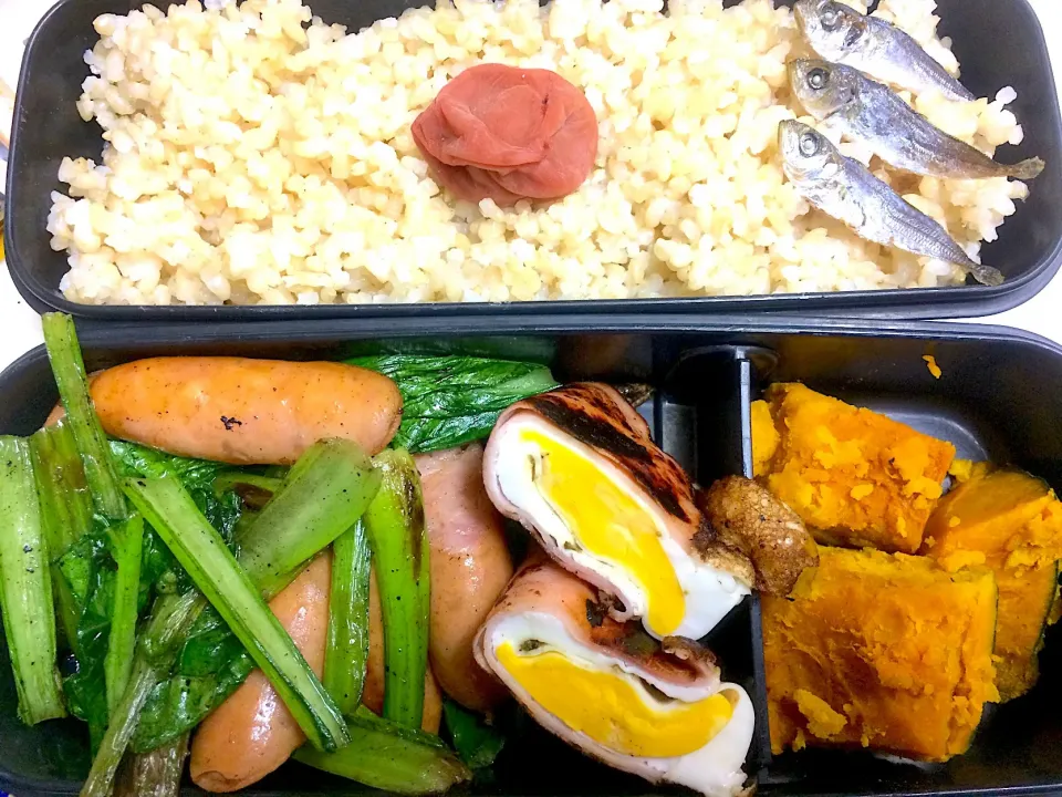 #今日のお弁当 ソーセージと小松菜の炒め物、ハムエッグ、南瓜の塩バター煮|Victoryageさん