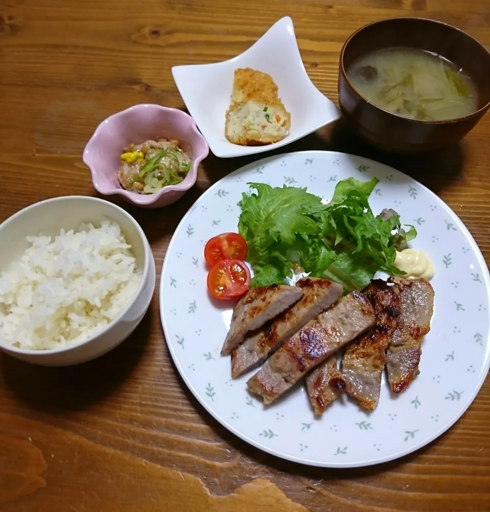 『ポークステーキとお豆腐コロッケ』|seri-chanさん