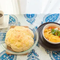 今朝の朝ごはん。
自家製チーズパンとふわとろ玉子焼きのせミネストローネです。
ଘ(੭´ ꒫`)੭̸*|Makoto Shiroshikaさん