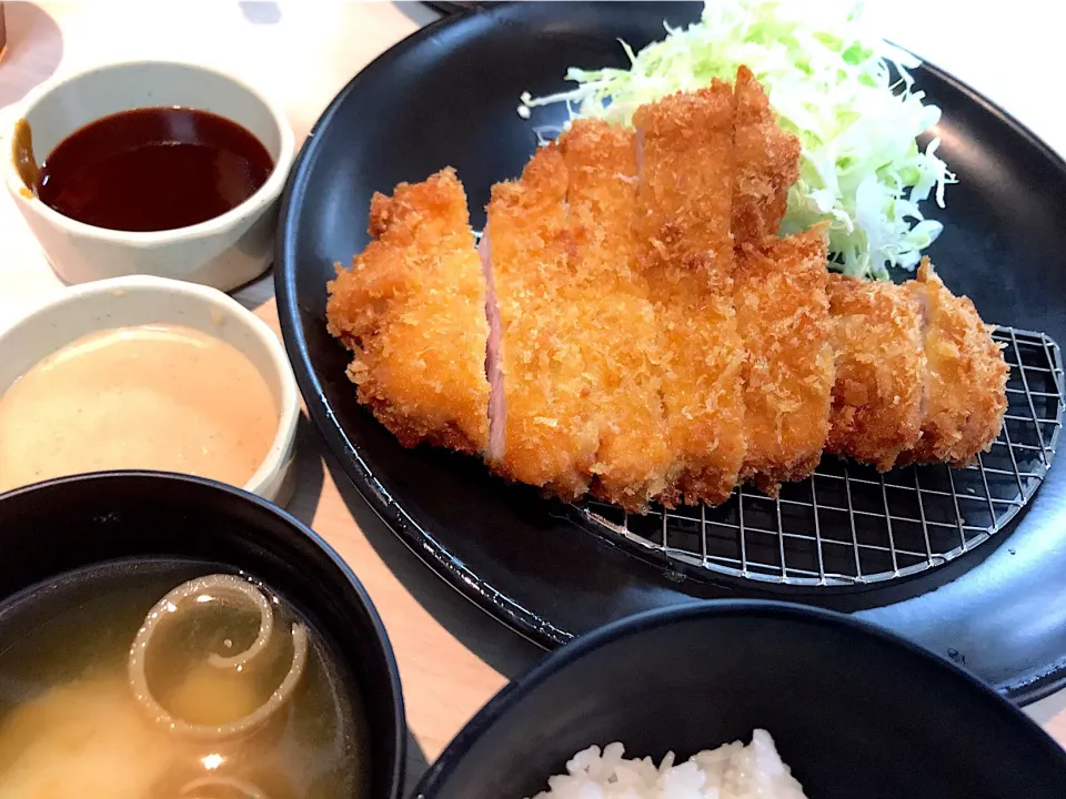 特選ロースカツ定食|Masahiko Satohさん