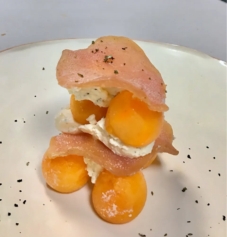 Chicken Feuillantine w/ Japanese Persimmon and Mascarpone|gonbenさん