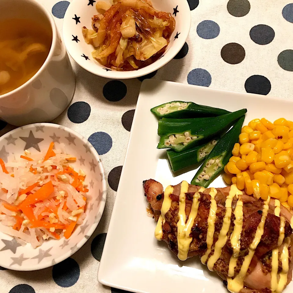 チキンのマスタード焼き♡キャベツと春雨の炒め物♡カシューナッツ入りなます♡たまねぎのコンソメスープ♡|まゆかさん