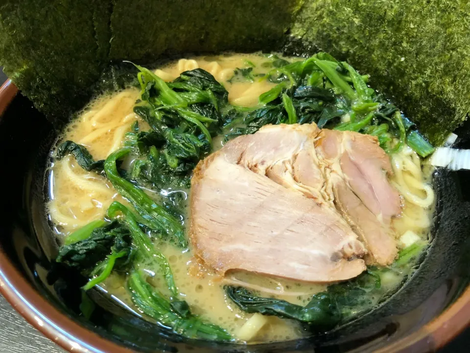 Snapdishの料理写真:ほうれん草ラーメン のり 醤油|tecklさん