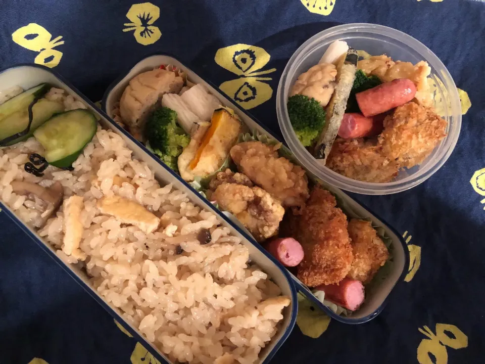 12/19お弁当 しめじと薄揚げの炊き込みご飯 ひれかつ 塩唐揚げ 南瓜の天ぷら がんも煮 ウィンナー ブロッコリーのおひたし 長芋ピリ辛漬け きゅうりの塩昆布漬け|mii_nkhrさん