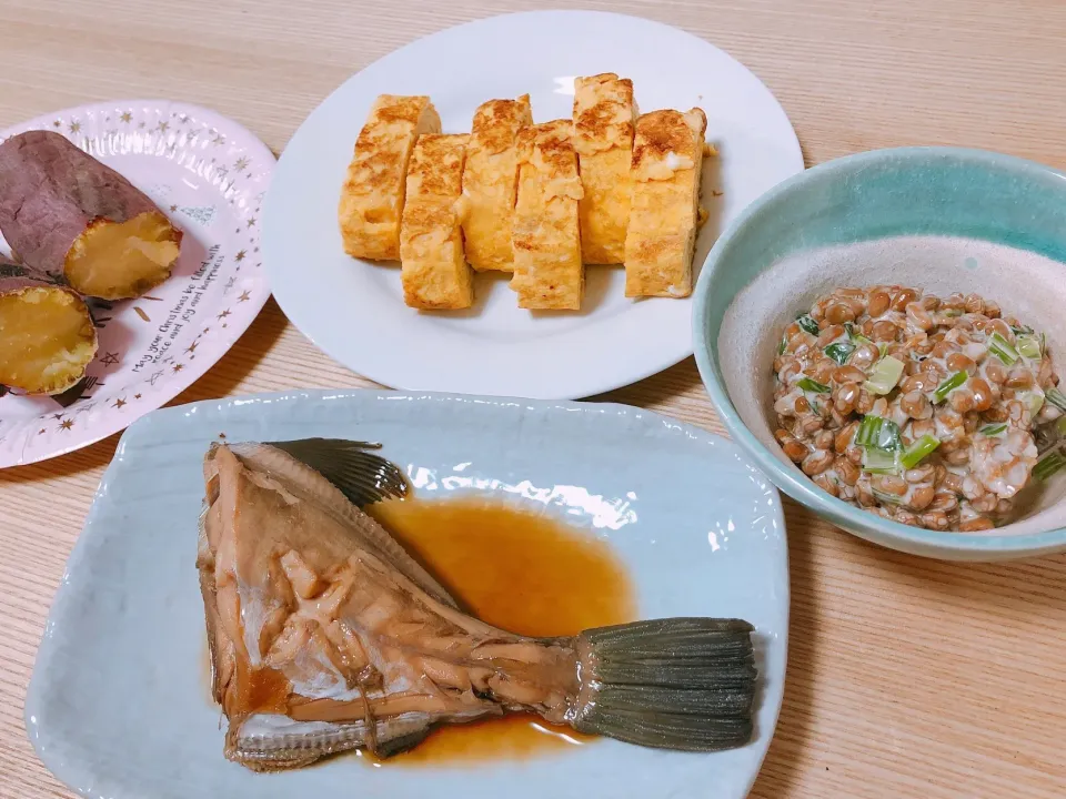 かわはぎの煮付け、だし巻き卵、納豆、焼き芋|Kirarihahaさん